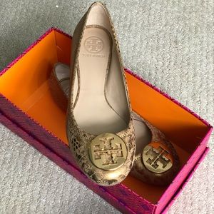 Gold snakeskin Tory Burch ballet flats, size 8M